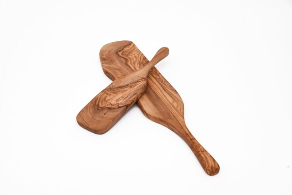 OLIVE WOOD CHEESE BOARDOlive